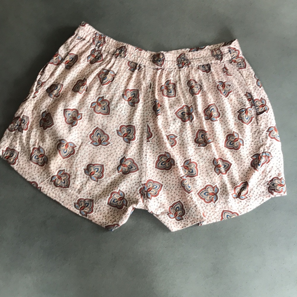 H&M viscose printed lightweight shorts - Picture 6 of 7